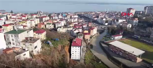 Trabzon'da Heyelanda Hasar Gören 6 Katlı Bina Boşaltıldı