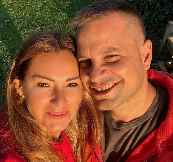 Cenazede Dikkat Çeken O An Gündemi Karıştırdı