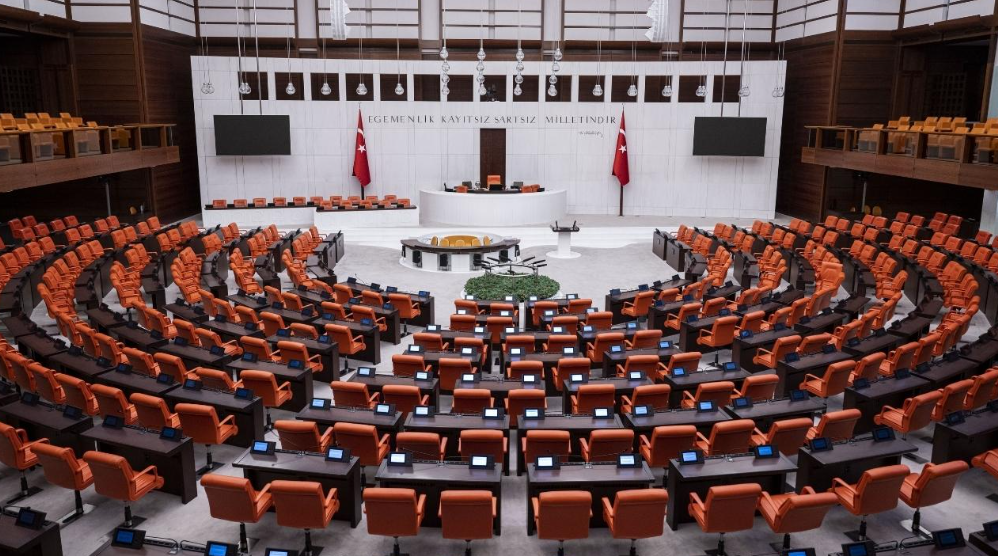 AK Parti'nin Tbmm'deki Sandalye Sayısı 275'e Yükseldi