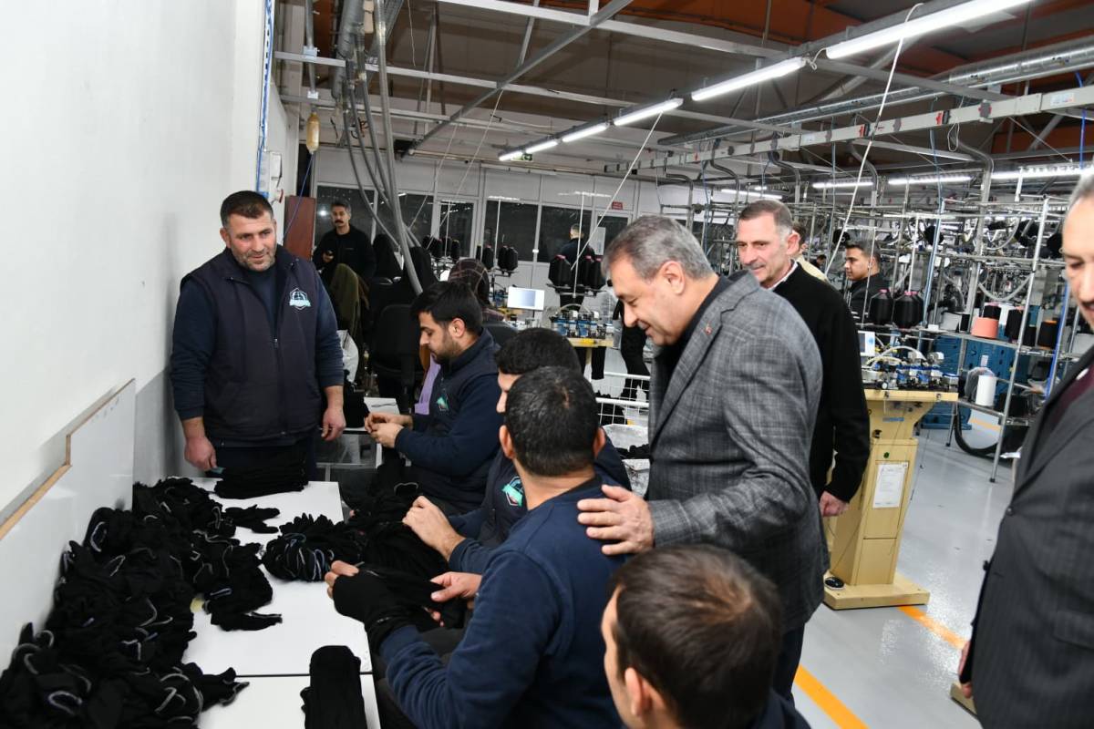 Vali Şıldak Kar Nedeniyle Hasar Gören Fabrikaları İnceledi