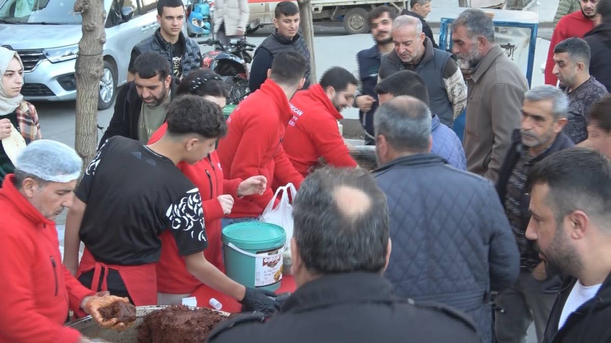 Diyarbakır’da Ramazan klasiği: Çiğköfteye yoğun ilgi!