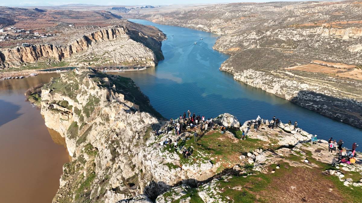 Şanlıurfalı doğaseverler bağımlılığa ve şiddete karşı farkındalık yürüyüşü