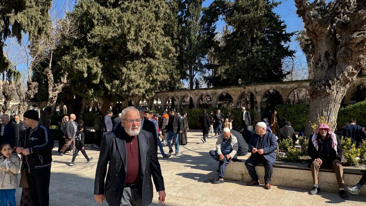 Ramazan ayının ilk cuması: Balıklıgöl Dergah Camisinde yoğunluk!