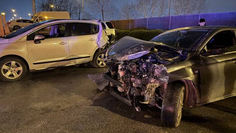 16 araç karıştı! Sürücü: