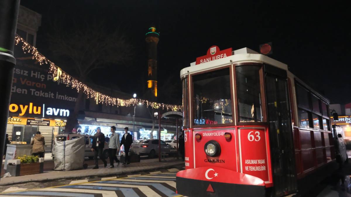 Urfa'nın kalbi Divanyolu artık daha ışıltılı!