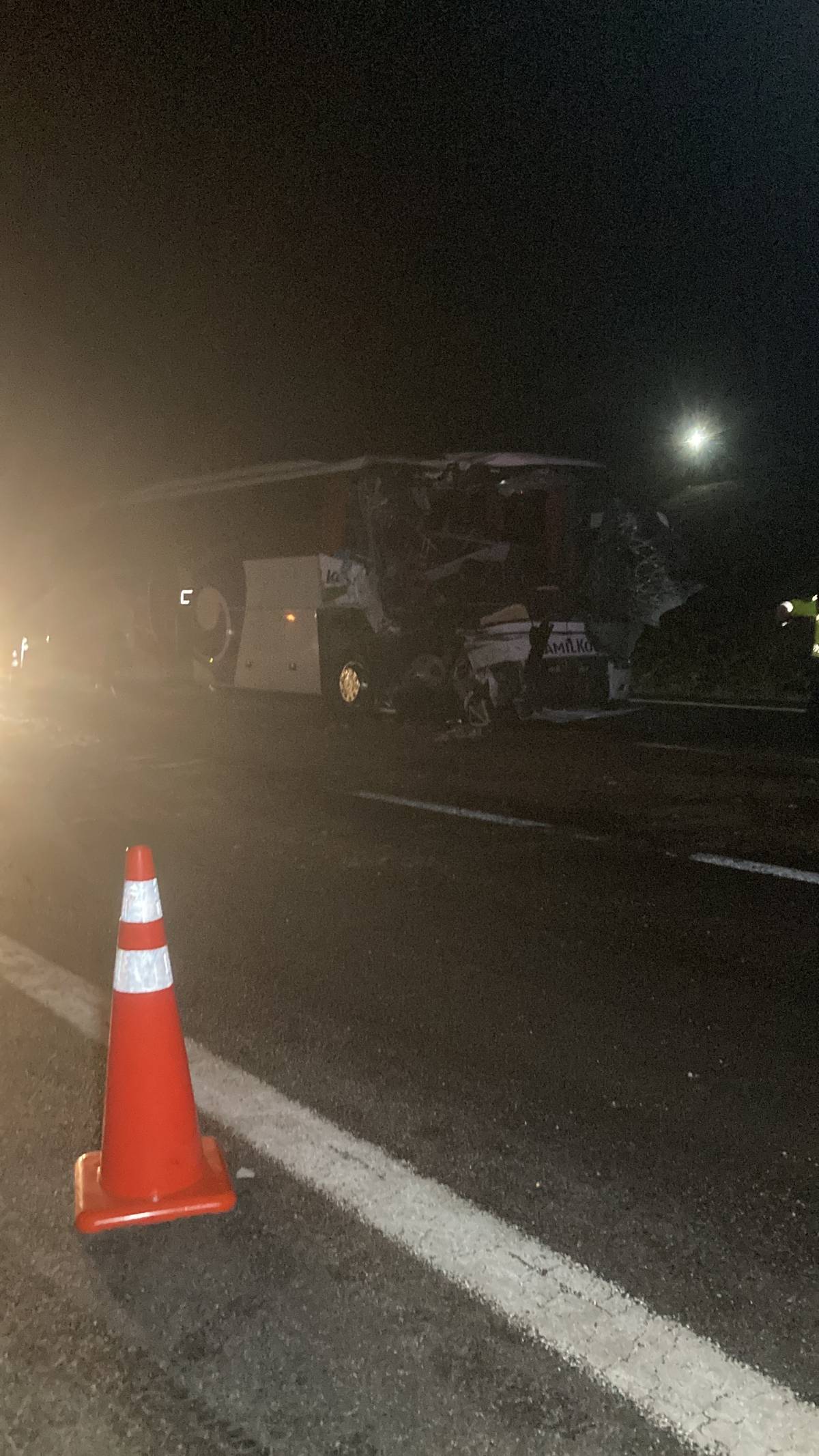 Ankara'da yolcu otobüsü, tır'a çarptı: Çok sayıda yaralı var!