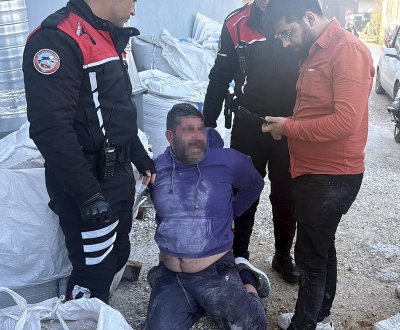 Maaşını alamadığı iddiasıyla iş yerini ateşe verdi!