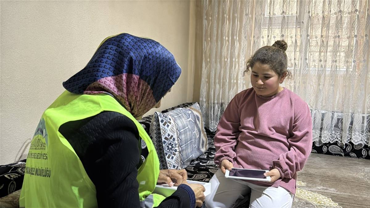 Şanlıurfa'da binlerce aileye yardım kolisi!