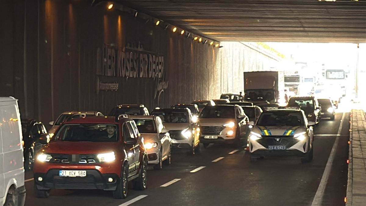 Düğün konvoyunda kaza: Çok sayıda yaralı var!