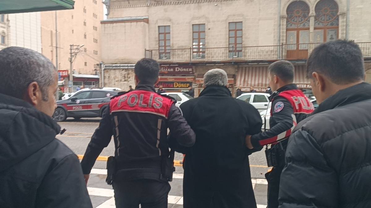 Urfa'da korkunç olay: Kardeşini silahla vurdu!