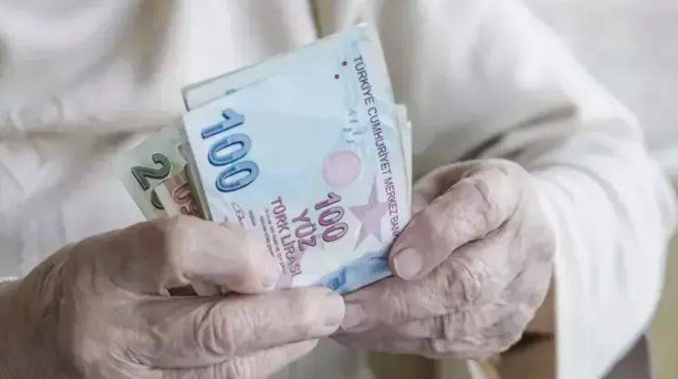 Emeklilerin maaş ödemeleri başladı!