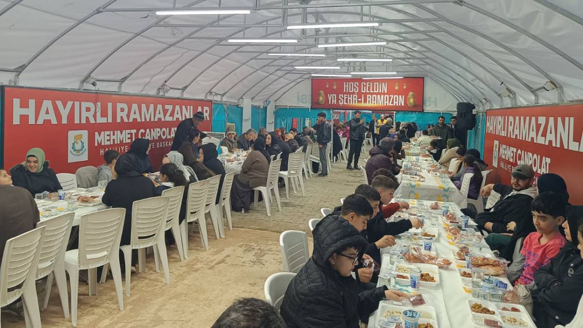 Türk Telekom CEO’su Ebubekir Şahin Urfa’da iftar sofrası kurdu!