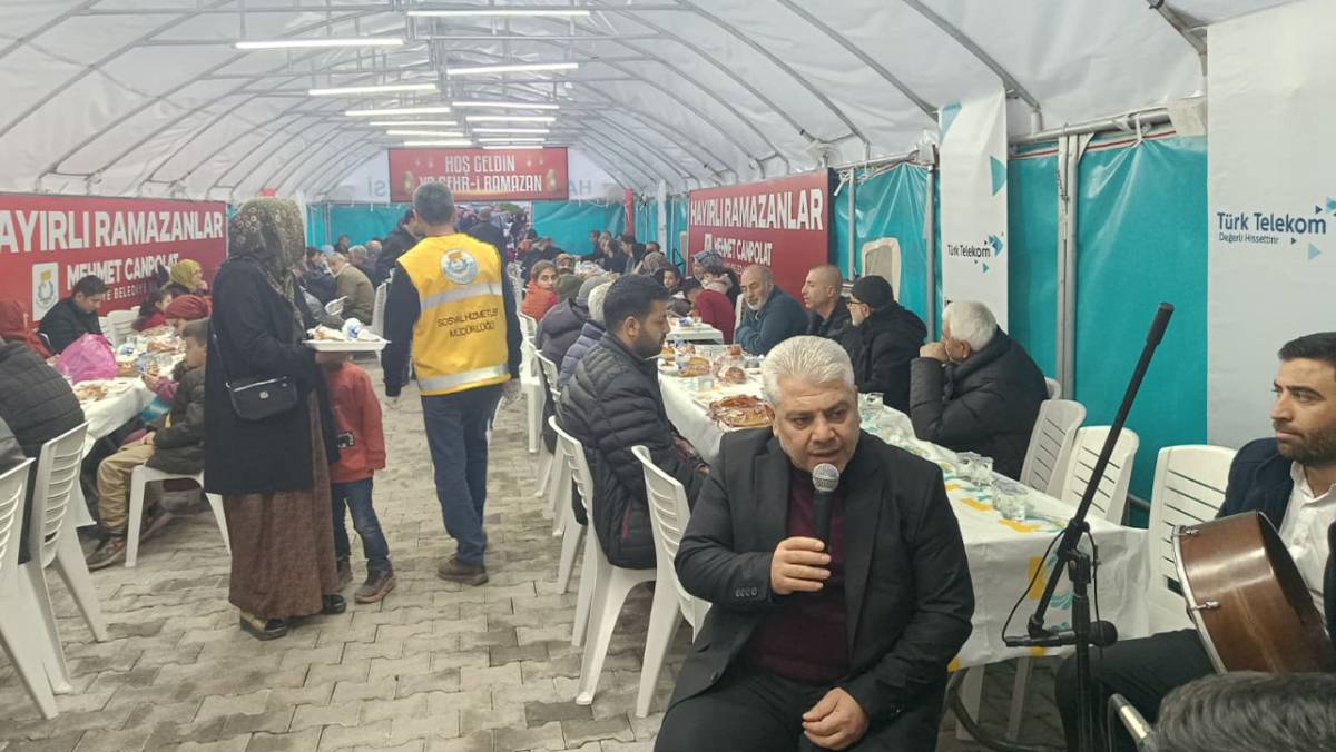 Türk Telekom CEO’su Ebubekir Şahin Urfa’da iftar sofrası kurdu!
