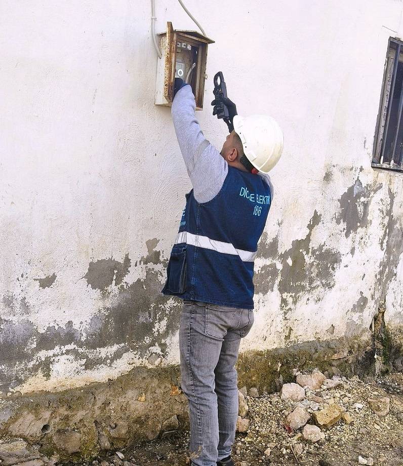 Dicle Elektrik; bir günde 232 kaçak kullanım tespit edildi