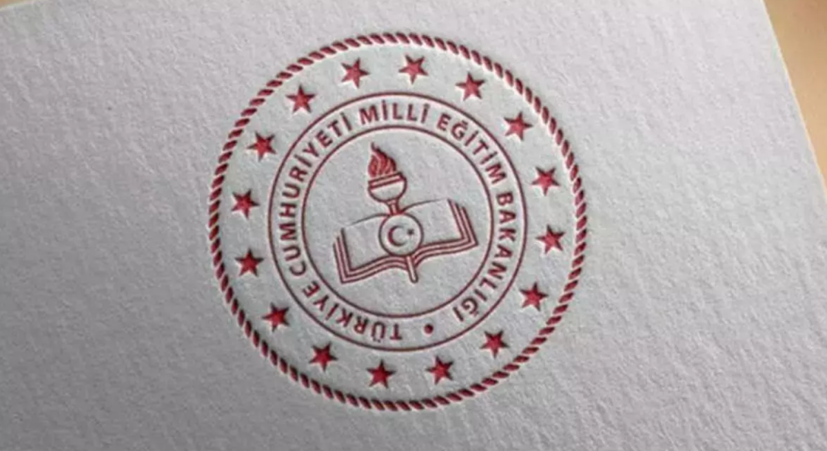Ders zili yeniden çaldı: Milyonlarca öğrenci ders başı yaptı!