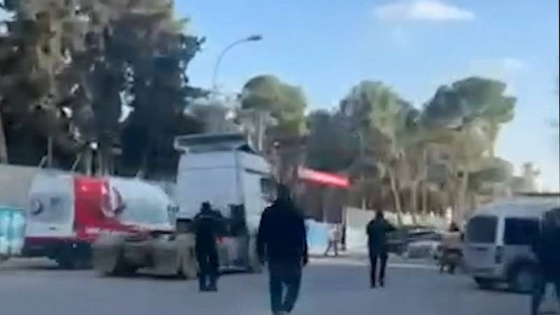 Urfa’da film gibi olay! Önünü kestiler, darp ettiler, tırı kaçırdılar!