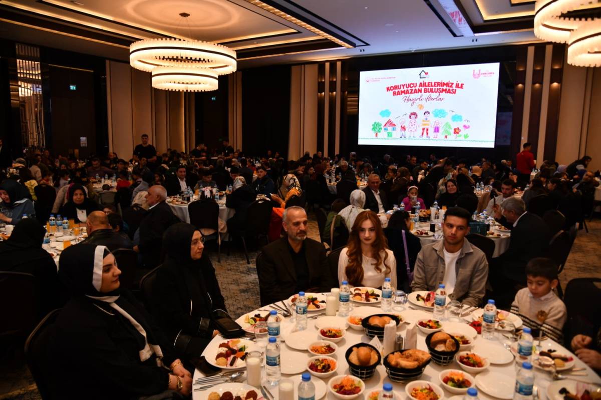 Vali Şıldak koruyucu ailelerle iftarda buluştu!