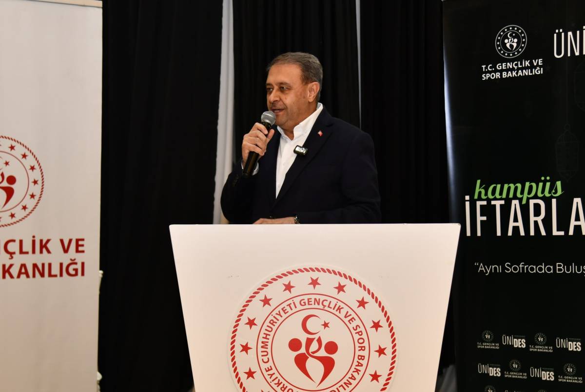 Vali Şıldak gençlerle iftarda buluştu!