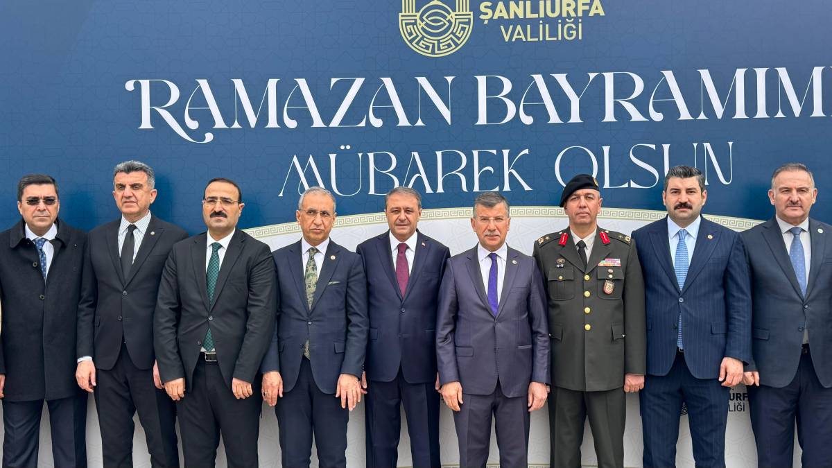 Vali Şıldak vatandaşlarla bayramlaştı!