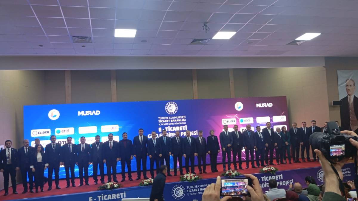 Bakan Yardımcısı Gürcan Urfa’da açıkladı: E-Ticaret 3 trilyon lirayı geçti!
