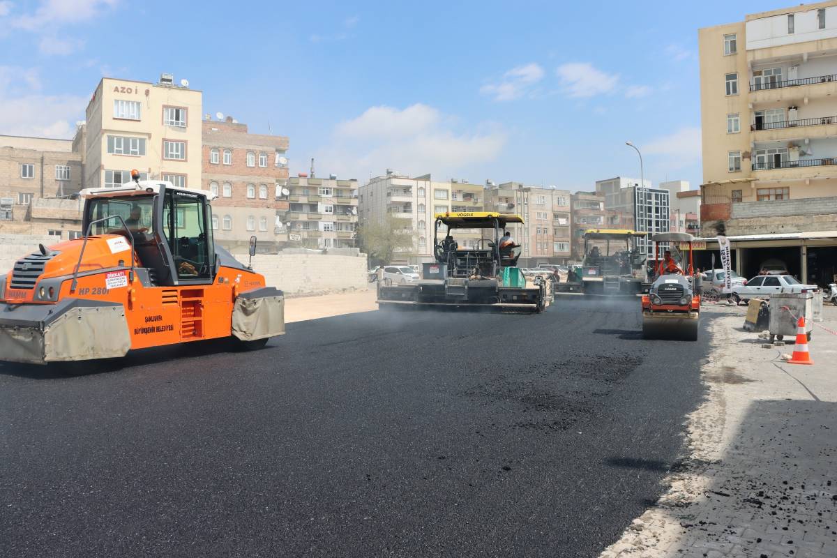 Urfa'da 25 metrelik asfalt çalışmaları başladı!