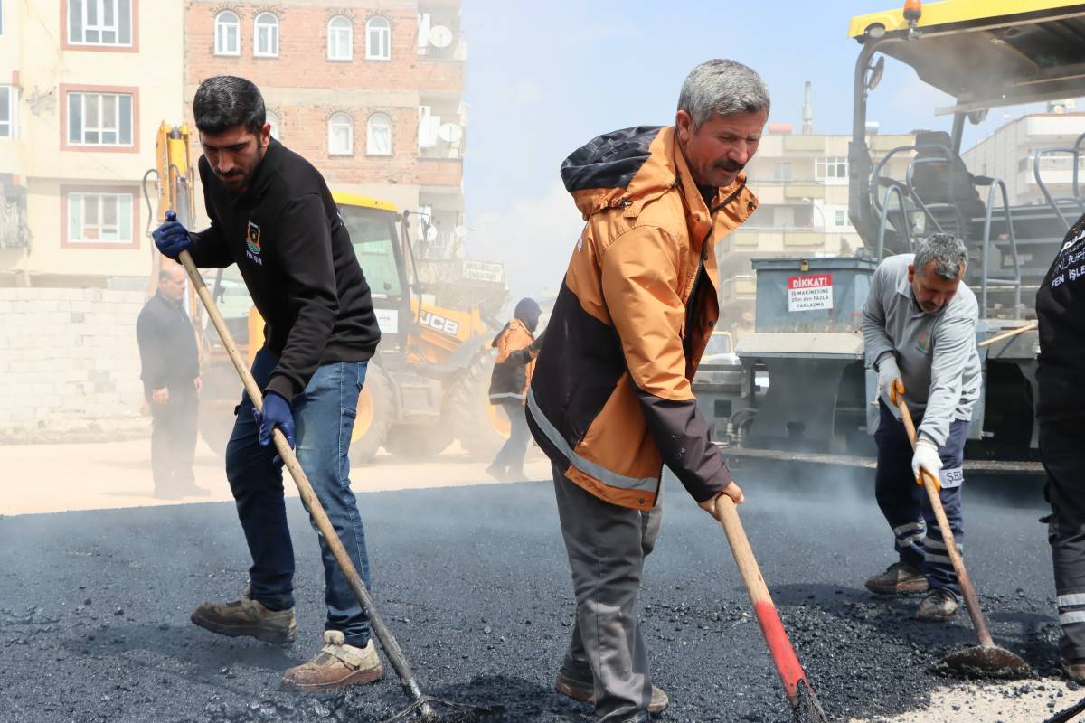 Urfa'da 25 metrelik asfalt çalışmaları başladı!