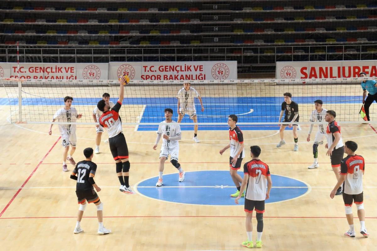 Şanlıurfa Büyükşehir Belediyesi genç erkekler voleybol takımından filede ikinci galibiyet!