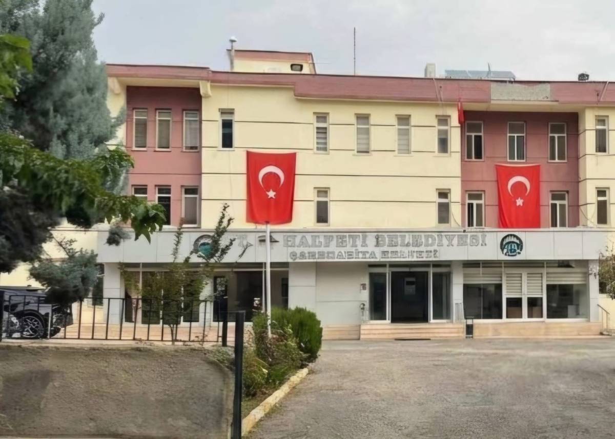 EGM Halfeti Belediyesine yönelik operasyonun detaylarını paylaştı!
