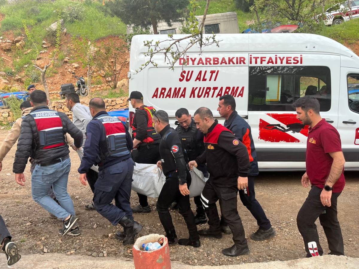 Fırat Nehri can aldı: Geriye çektiği fotoğraf kaldı!