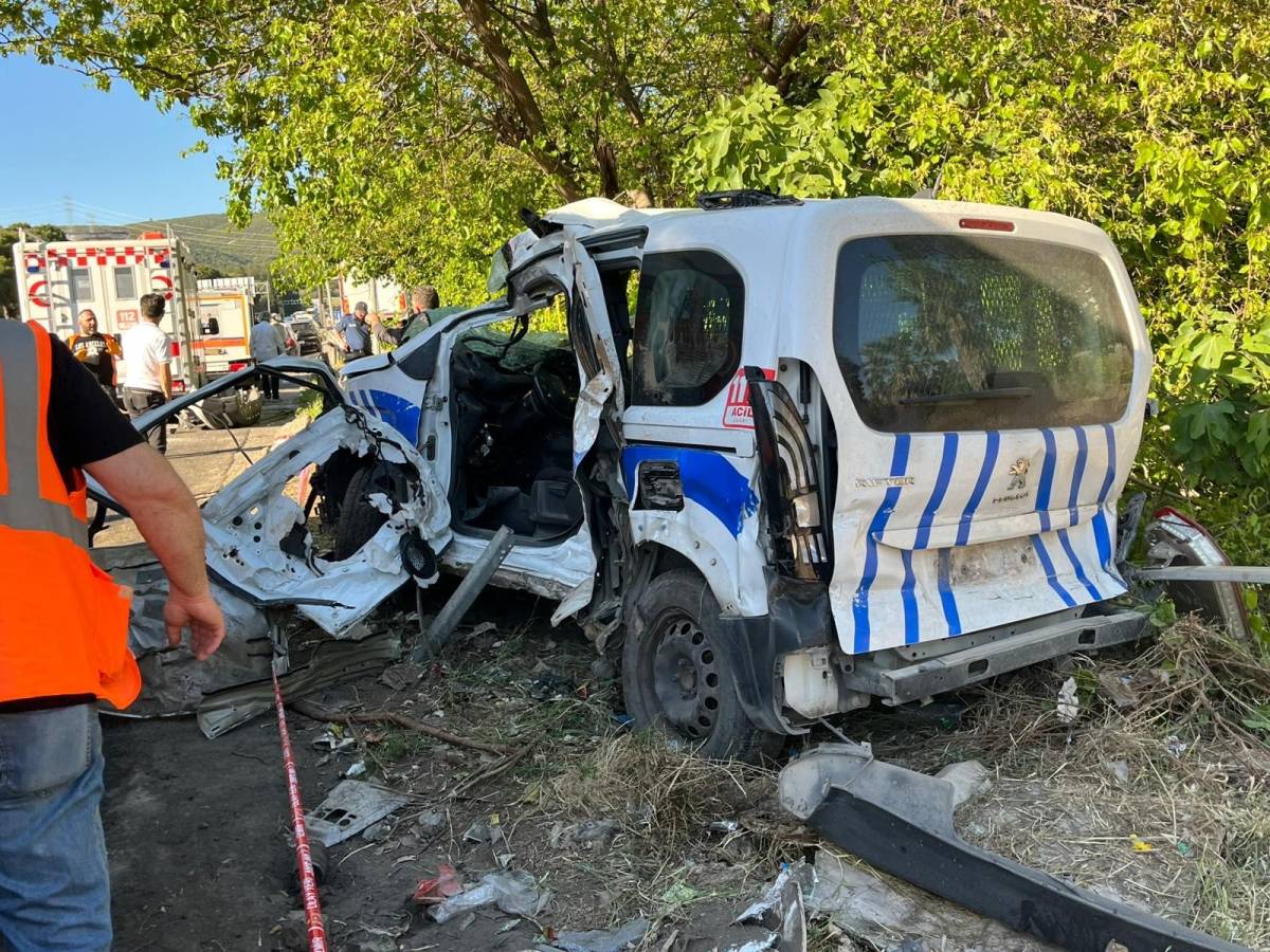 İzmir'de zincirleme kaza: Çok sayıda yaralı var!