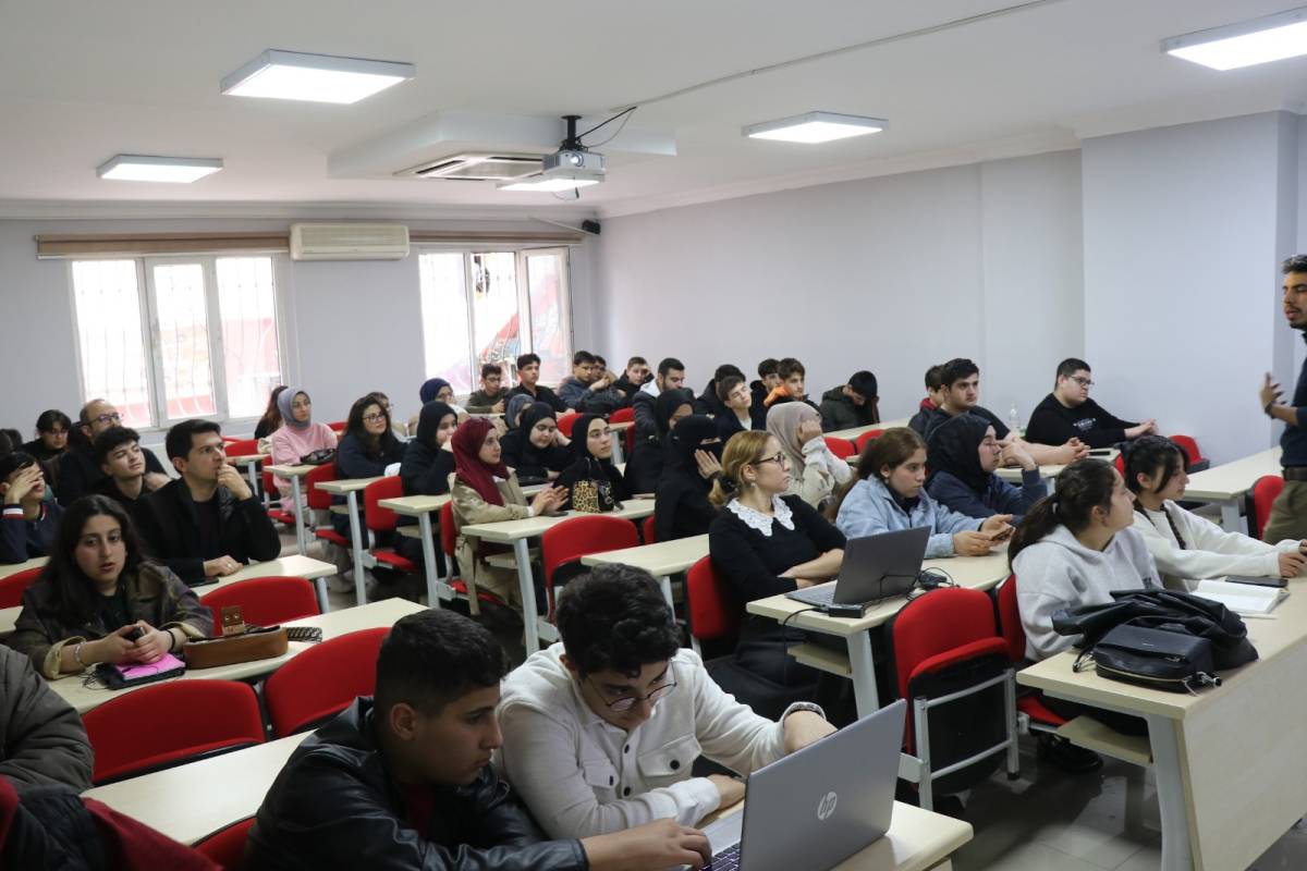 Büyükşehirden 250 öğrenciye girişimcilik ve kariyer eğitimi!
