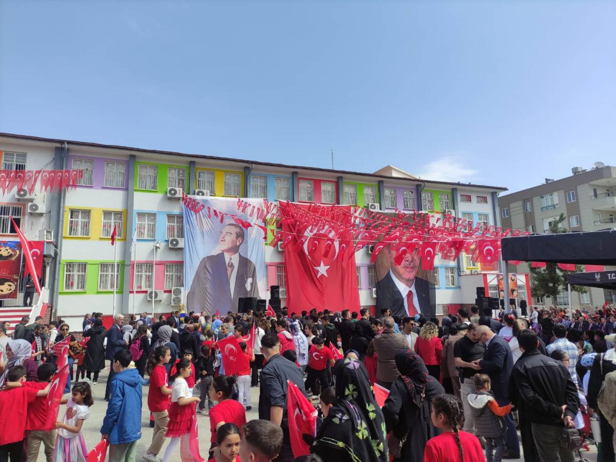 Şanlıurfa’da 23 Nisan kutlamalarında renkli görüntüler!