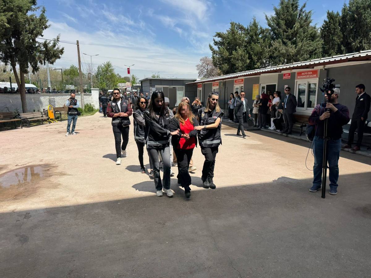 Halfeti operasyonu zanlıları adliyede! Kelepçeli eski başkan Albayrak’tan gündem yaratan çıkış!
