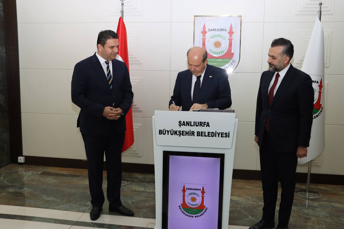 Eski Cumhurbaşkanı Tatar Şanlıurfa'da!