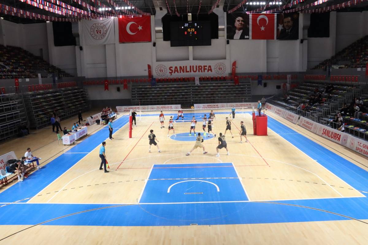 Şanlıurfa Büyükşehir Voleybol Takımı set vermedi!