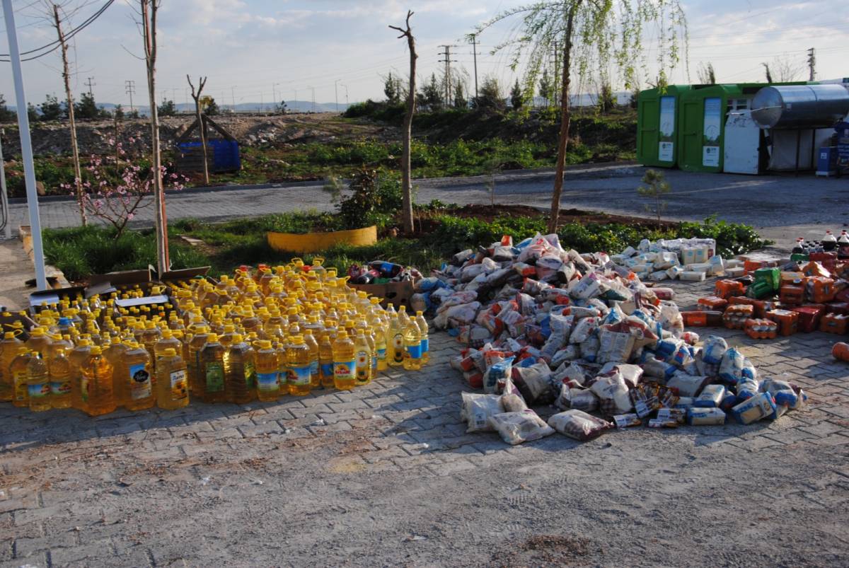 Vatandaşa yedireceklerdi! Urfa'da zehir saçan depoya baskın!