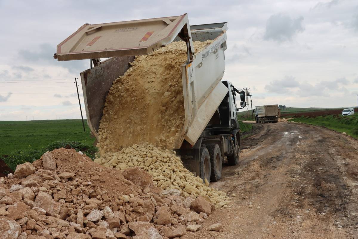 Büyükşehirden kırsalda yol çalışması!
