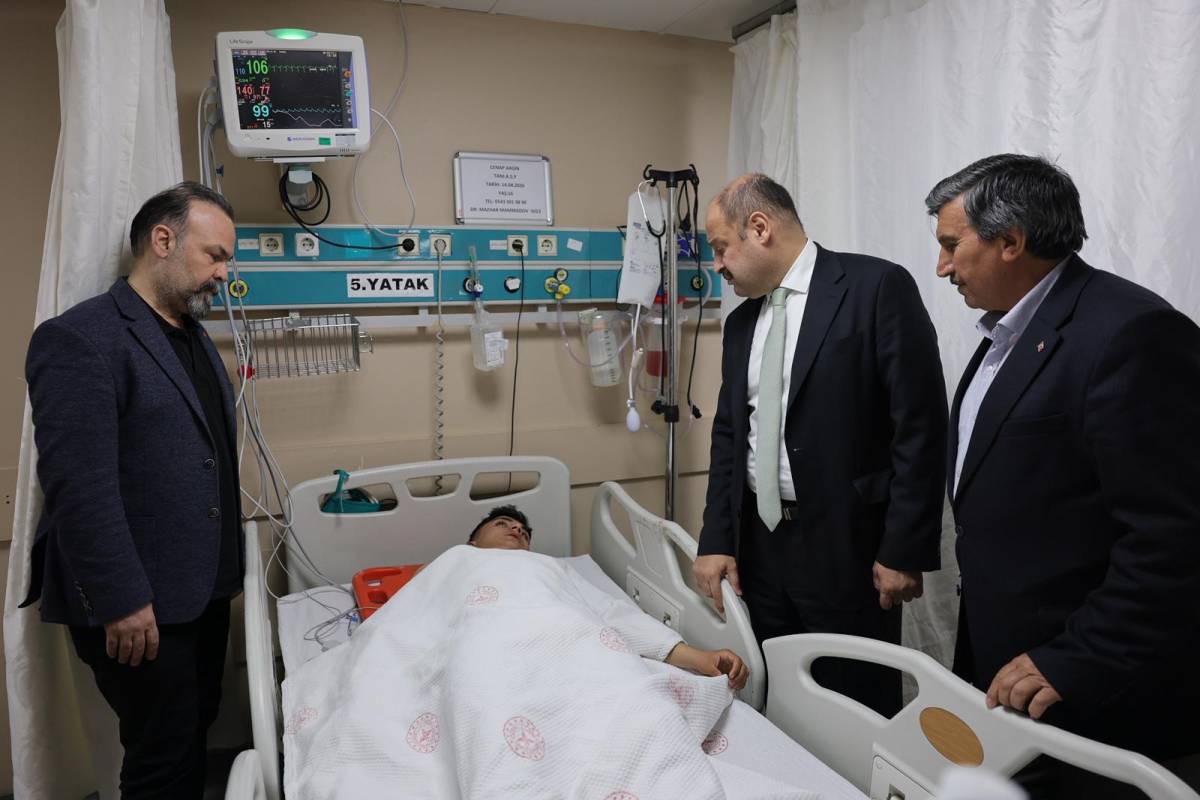 Başkan Gülpınar'dan yaralı öğrencilere ziyaret!