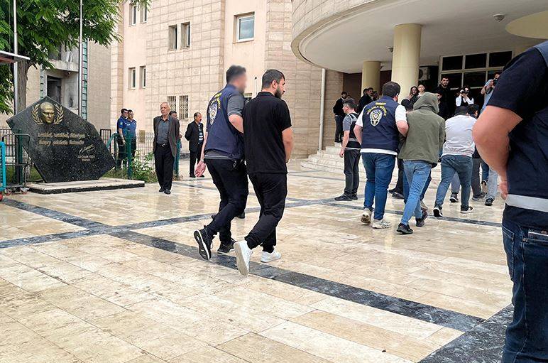 Urfa merkezli 7 ilde dev bahis operasyonu! Şüpheliler adliyeye sevk edildi!