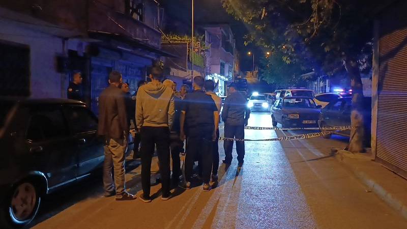 Sokak ortasında rastgele ateş açtı: Yaralılar var