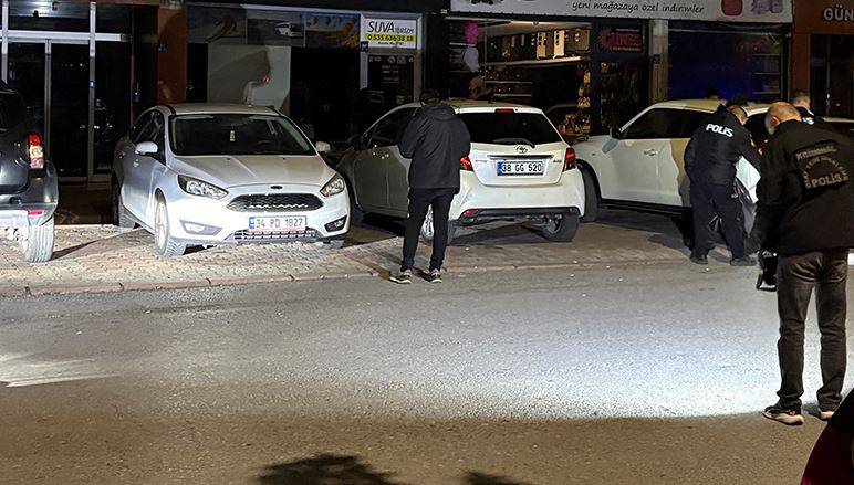 Turizm acentesine silahlı saldırı