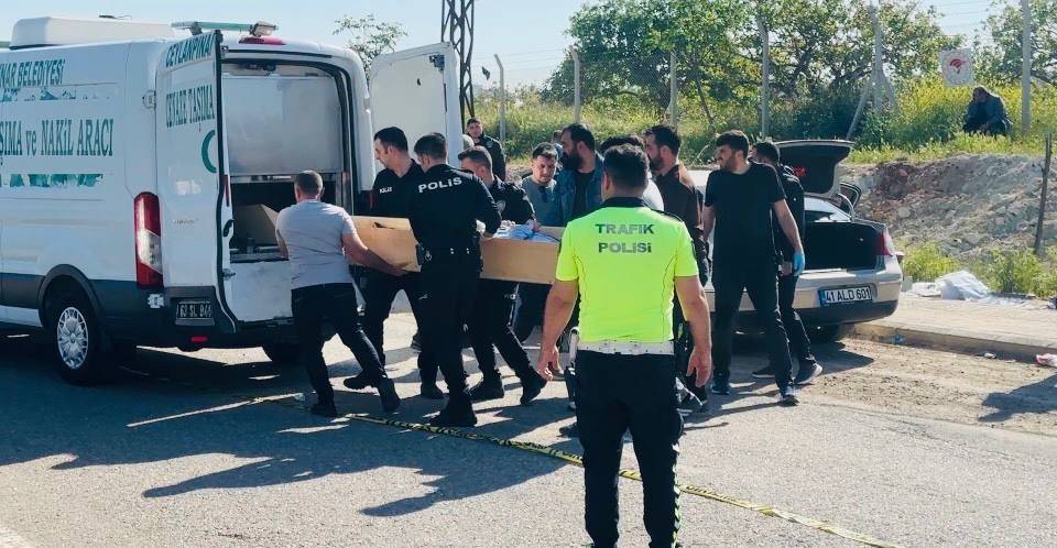 Şanlıurfa'da park halindeki otomobilin içerisinde ölü bulundu!
