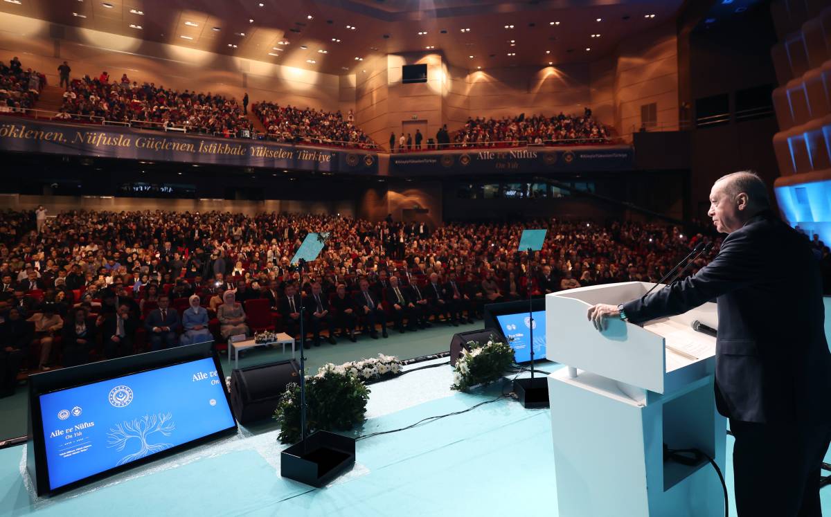 Cumhurbaşkanı Erdoğan’dan nüfus alarmı