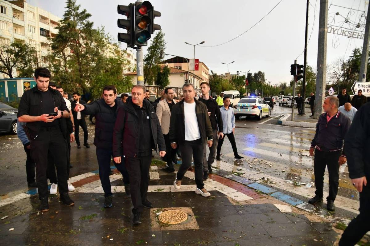 Fırtına sonrası vali, kaymakam ve belediye başkanı bölgede incelemede bulundu!