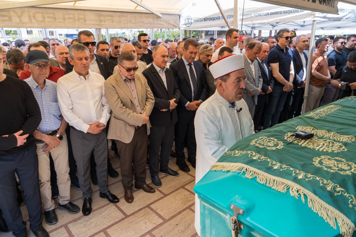 CHP Grup Başkanı Özel'in amcası son yolculuğuna uğurlandı!