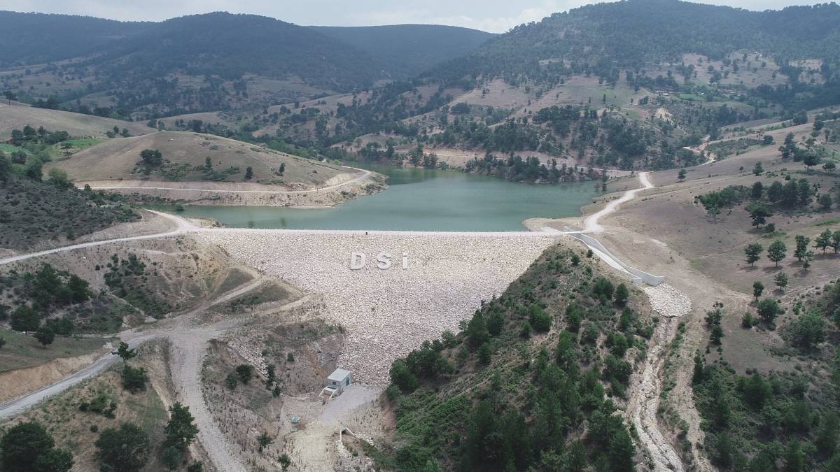 Sulama göletine giren genç boğuldu!