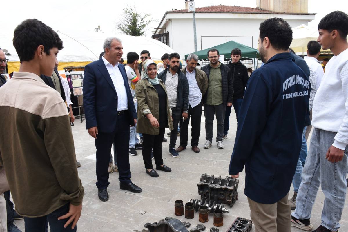 Hilvanda Eşbaşkanlar gençlerin üretimlerini yerinde inceledi!
