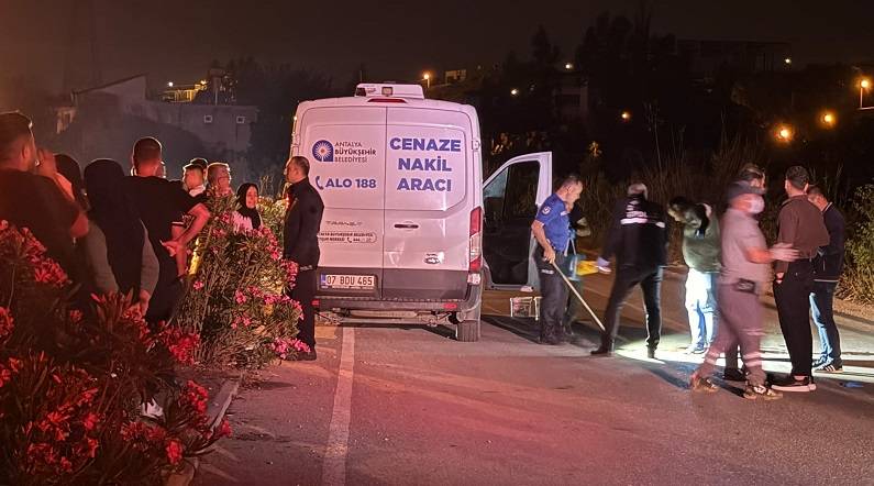 Yol verme tartışması cinayetle bittti: Ortalık kan gölüne dödü!
