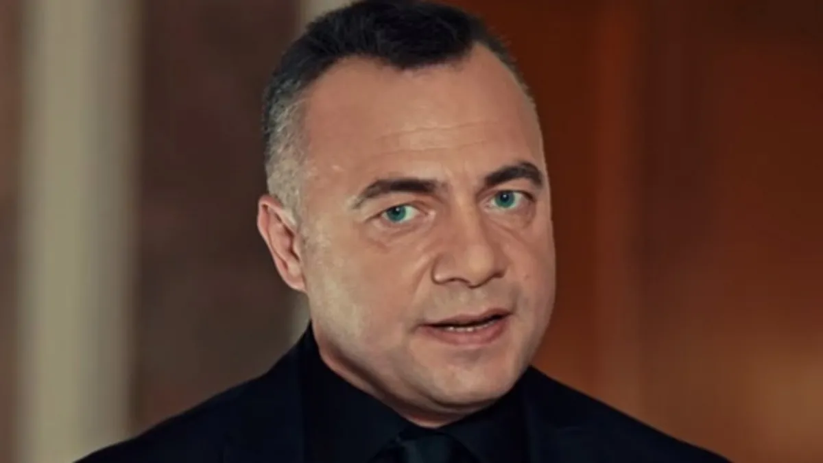 Ünlü oyuncu hastaneye kaldırıldı!