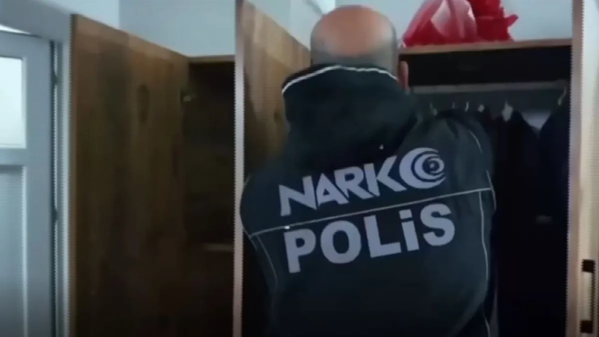 Zehir tacirlerine ağır darbe: Tonlarca madde ele geçirildi!
